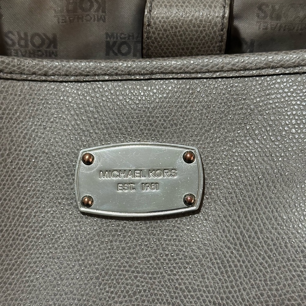 Michael Kors Gray Pebbled Leather Shoulder Bag Purse - Picture 2 of 9